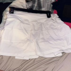 Lululemon white tennis skirt size 8